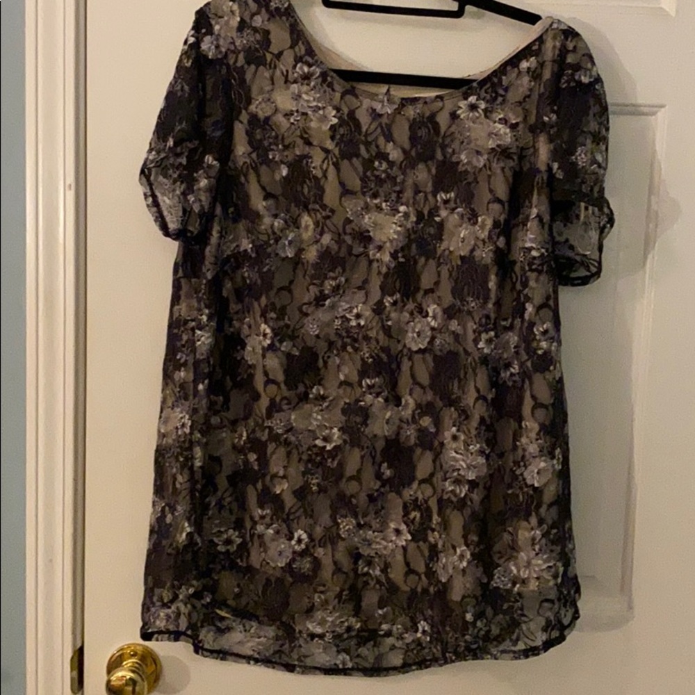 Adiva women’s 2X black gray white lace floral top